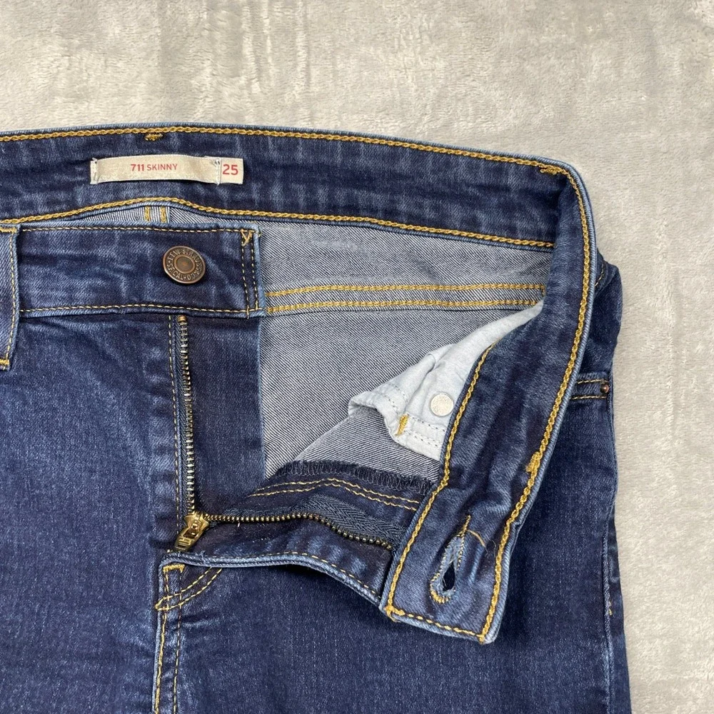 Levi's 711 Skinny‎ Jeans Women 25 Dark Indigo Blue Mid Rise Denim